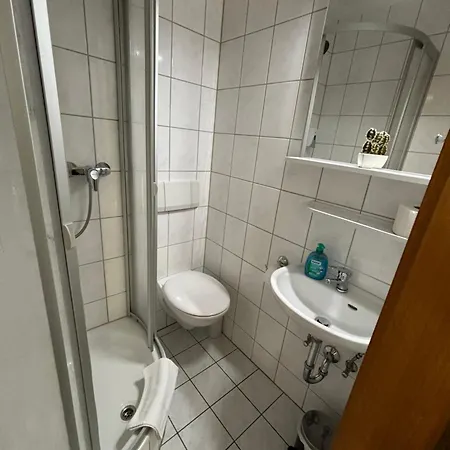 Bff Airport Messe Schlaf - Bed and Breakfast 2*