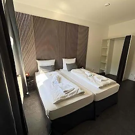 Bff Airport Messe Schlaf - 3*